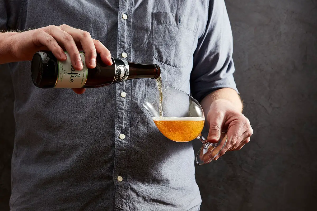 pouring beer