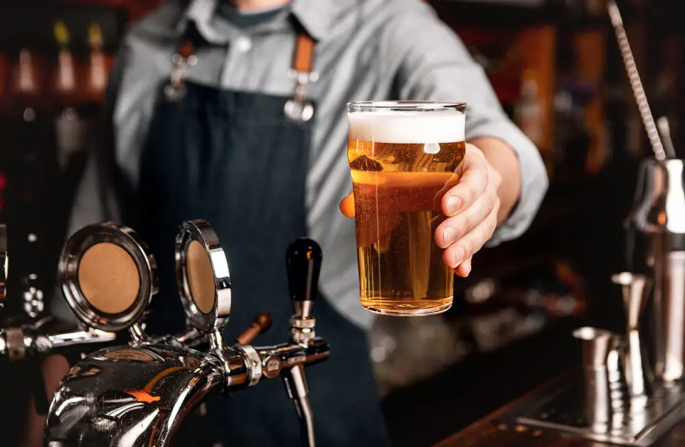 Draft Beer: What It Is, How It Is Made & How It Tastes
