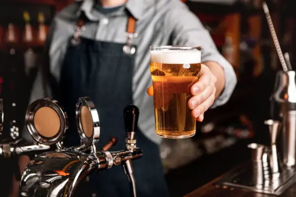 Draft Beer: What It Is, How It Is Made & How It Tastes