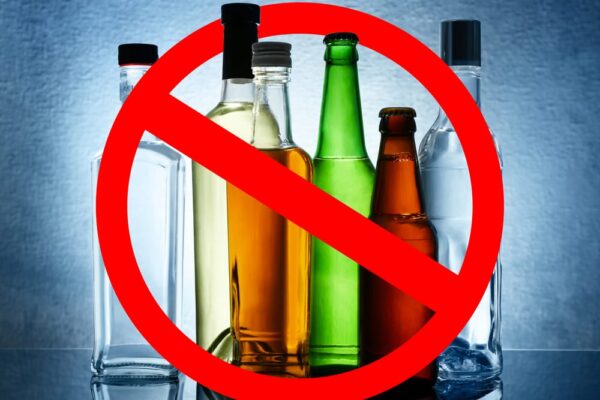 Should Alcohol Be Illegal? [Pros & Cons]
