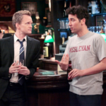 How To Chat Someone Up at a Bar [Step-by-Step]