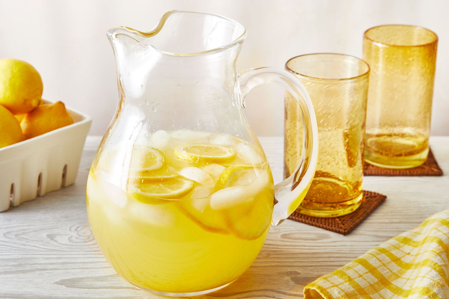 What Alcohol Goes with Lemonade