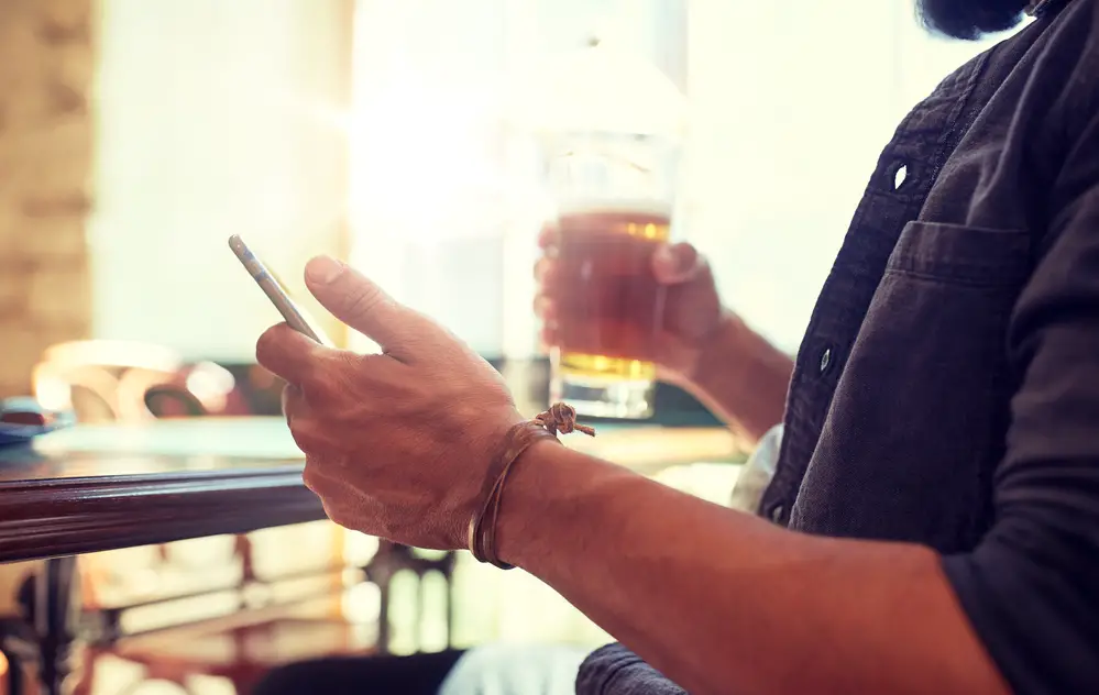 5 Good Reasons Why You Should Avoid Drunk Calling and Texting