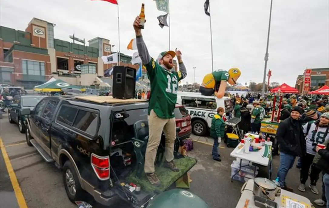 Organize a Tailgate Party
